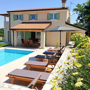 Stella Juricani Villa